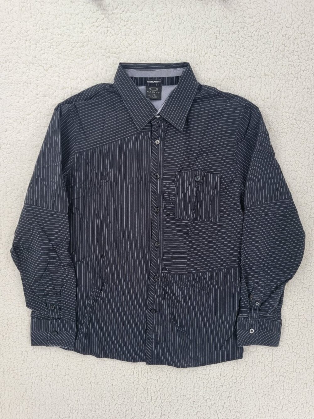 Oakley Men's Black Pinstripe Button Down Shirt Long Sleeve Regular Fit Large